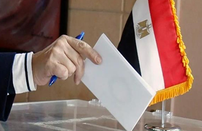   المصريون يدلون بأصواتهم فى الإمارات بانتخابات مجلس الشيوخ