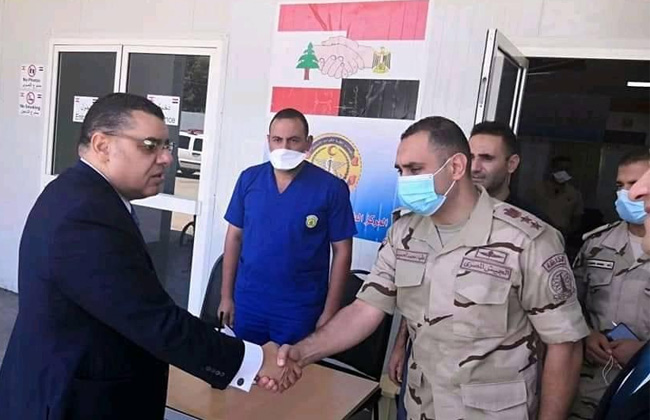   سفير مصر ببيروت يتفقد المستشفي الميداني المصري لمتابعة استقبال مصابي الانفجار