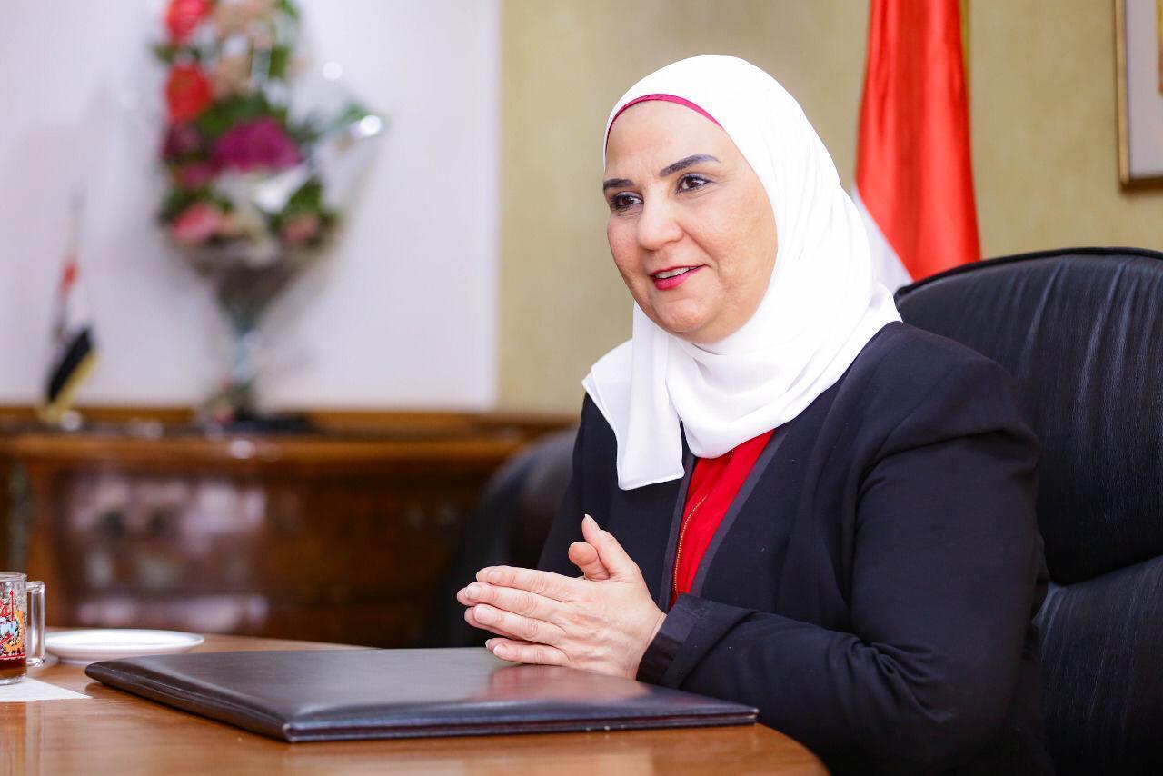   وزيرة التضامن تستقبل محافظ جنوب سيناء لبحث سبل التعاون بين الوزارة والمحافظة