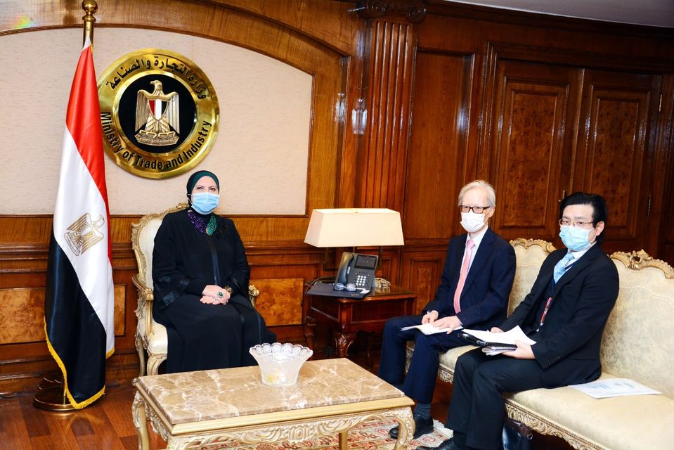   وزيرة التجارة تبحث مع السفير اليابانى بالقاهرة سبل تعزيز العلاقات الاقتصادية المشتركة بين البلدين