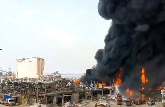   فيديو جديد للحظة اندلاع حريق فى مرفأ بيروت| شاهد