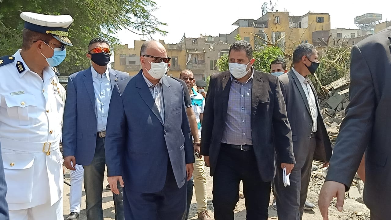   محافظ القاهرة يتفقد منطقة سيدي فرج العشوائية للمحروسة
