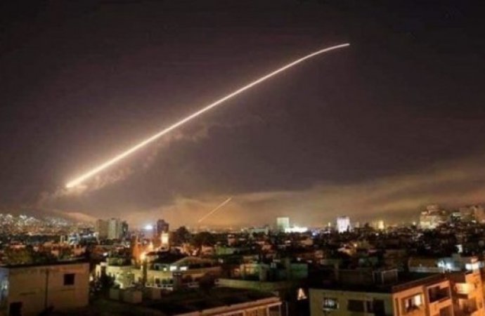   عاجل|| الدفاعات الجوية السورية تتصدى لهجوم إسرائيلي على مدينة حلب