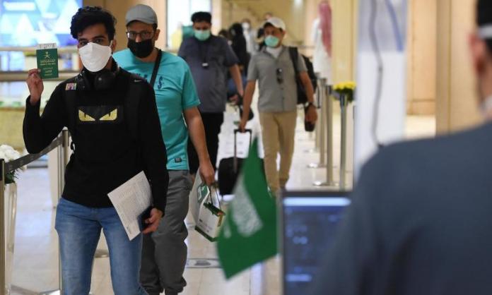   السعودية ترفع القيود على مغادرة وعودة المواطنين  والسماح بفتح المنافذ