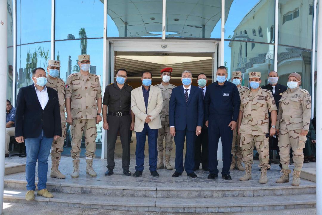   محافظ المنيا يزور المستشفى العسكري ومركز القوات المسلحة لعلاج الأورام