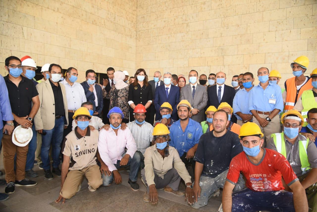   وزيرة الهجرة ومحافظ المنيا يزوران المتحف الأتوني بمحافظة المنيا