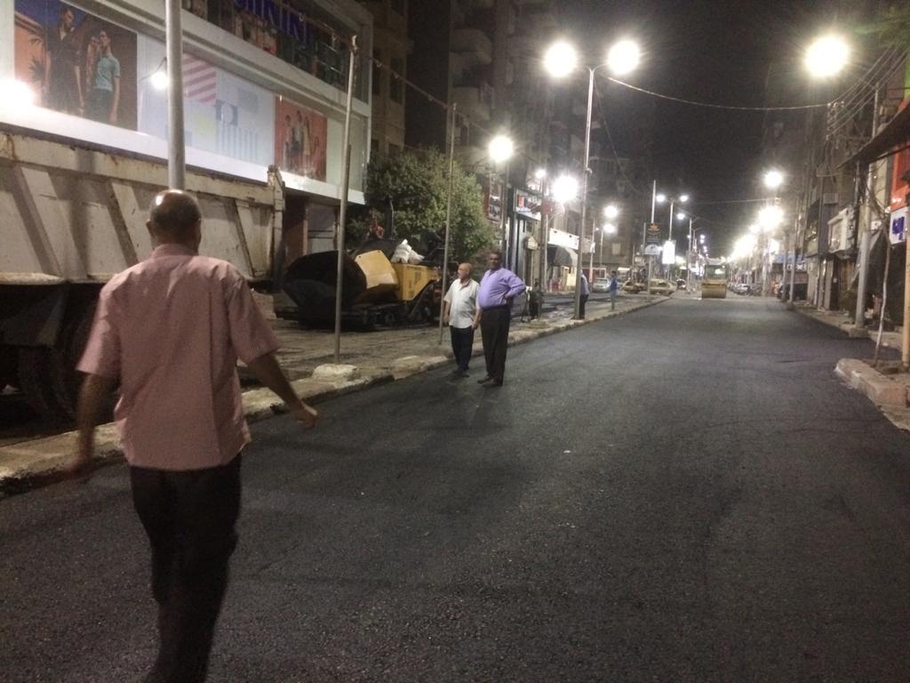  محافظ أسيوط يعلن استكمال أعمال رصف وتطوير شارع النميس وشوارع حى شرق 
