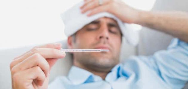   عميد كلية طب المنيا السابق: فى الشتاء القادم هل يمكن أن يصاب شخص بالأنفلونزا وكورونا معا؟!