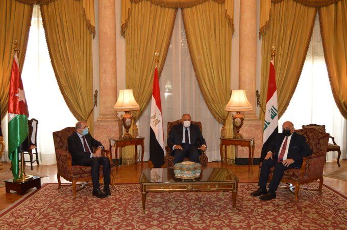   بدء جلسة المباحثات الرسمية بين وزراء خارجية مصر والعراق والأردن