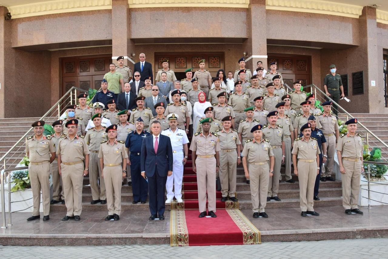   رئيس جامعة عين شمس يشارك  قادة القوات المسلحة افتتاح المعرض الثالث عشر للثقافات العسكرية