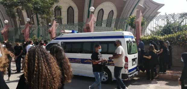   وصول جثمان محمود ياسين لمسجد الشرطة بالشيخ زايد