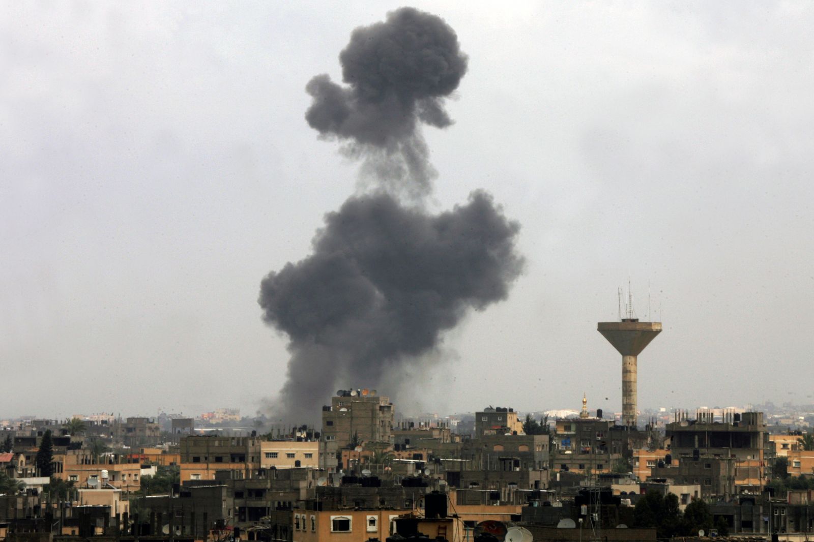   غارة جوية إسرائيلية على موقع تابع لـ «حماس» جنوب قطاع غزة