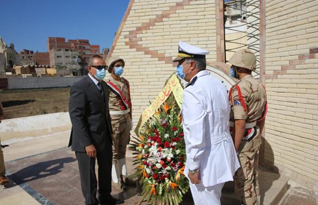   محافظ كفر الشيخ يضع إكليلا من الزهور على قبر الجندي المجهول احتفالاً بذكرى أكتوبر