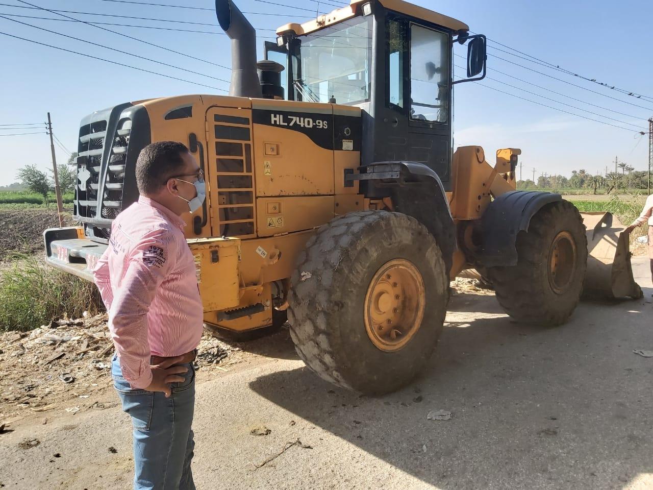   محافظ بني سويف يُحيل سائق لودر الوحدة المحلية بمركز ناصر لاستعمال المعدة في غرض خاص