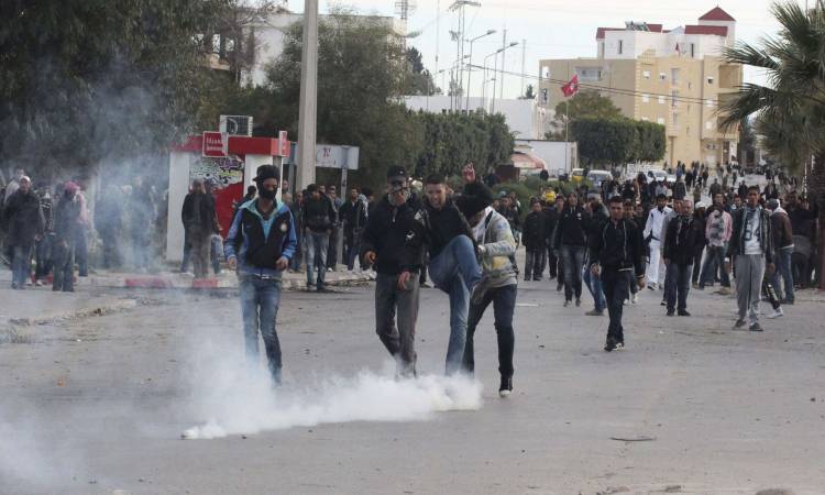   احتجاجات في تونس بعد مقتل مسن بمدينة سبيطلة