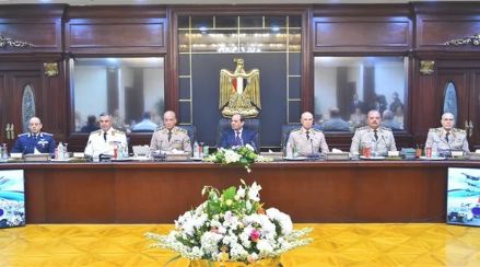   الرئيس السيسي يجتمع مع المجلس الأعلى للقوات المسلحة