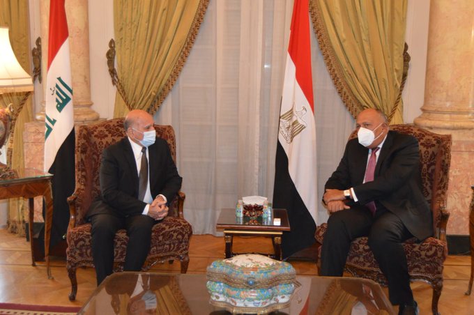  وزير خارجية العراق: تفاهم بين بغداد والقاهرة حول مواجهة التحديات الأمنية والتدخلات الخارجية