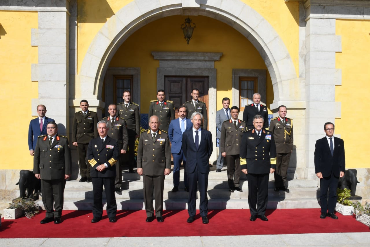   وزير الدفاع يعود إلى أرض الوطن عقب زيارة رسمية إلى البرتغال| فيديو وصور
