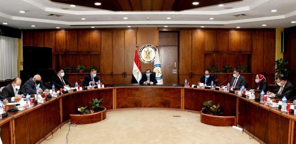   وزير البترول يجتمع مع وفد من الاتحاد المصري لجمعيات المستثمرين