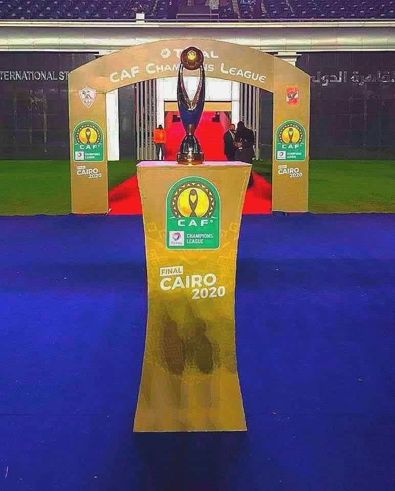  قبل ساعات من المباراة.. كأس أبطال إفريقيا يضئ استاد القاهرة