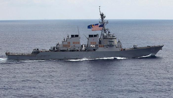   البحرية الروسية تحذر المدمرة الأمريكية جون ماكين