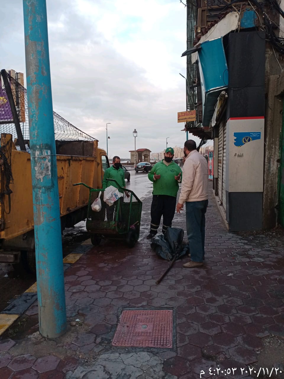   «نظافة الإسكندرية» تكسح مياة الأمطار بالمحافظة