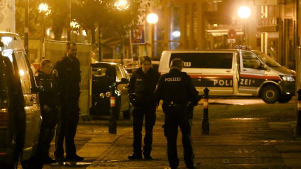   مرصد الإفتاء مُدينًا هجوم فيينا: الإرهاب يتطور بشكل درامى
