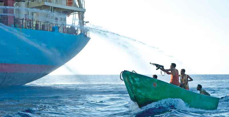   قراصنة يخطفون 4 من البحارة فى خليج غينيا