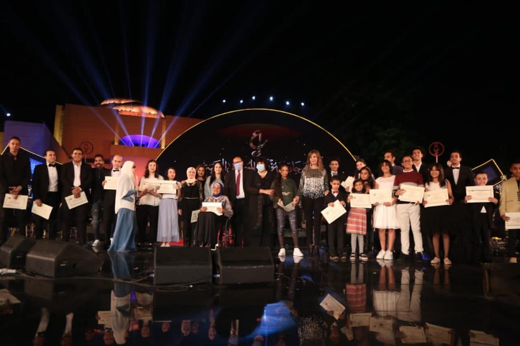   وزيرة الثقافة ورئيس الأوبرا يسلمان جوائز مهرجان ومؤتمر الموسيقى العربية 29