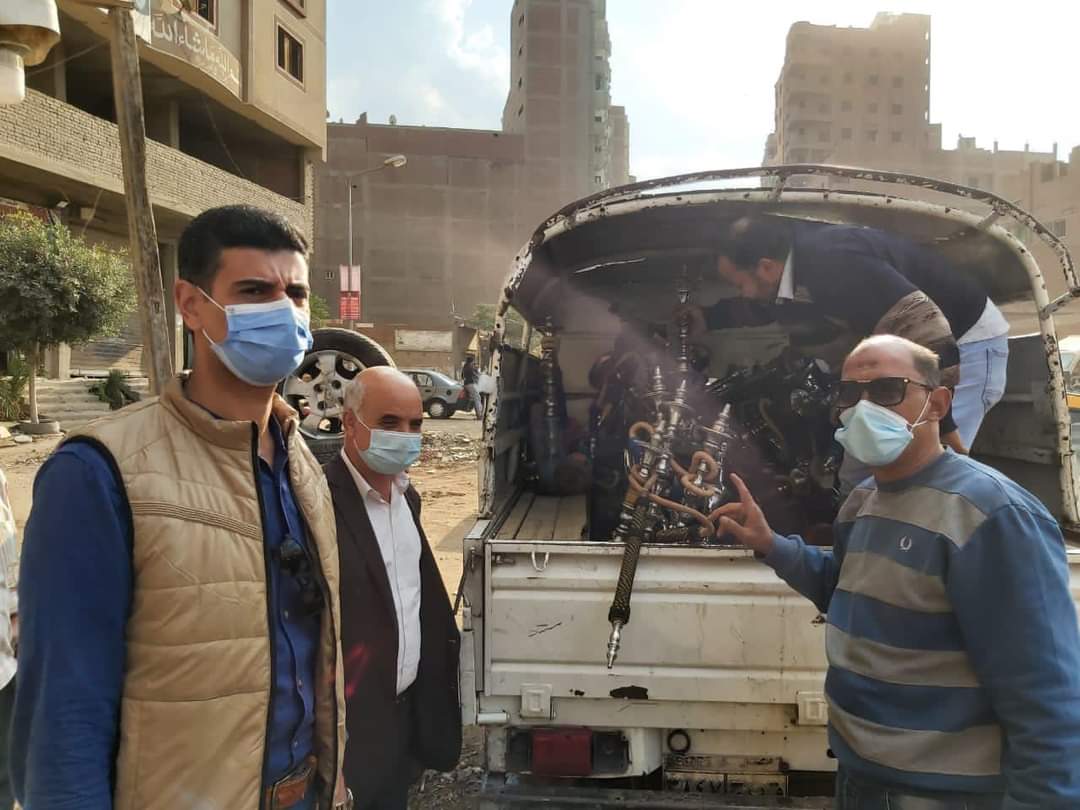   حملة مكبرة لإزالة الإشغالات وغلق 4 مقاهي بحي شرق شبرا الخيمة