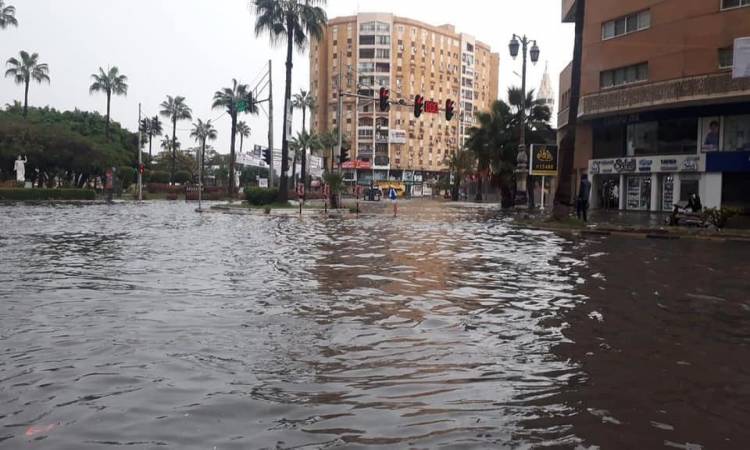   «الشتاء يكشر عن أنيابه».. 10 صور ترصد أزمة الأمطار بالإسكندرية  