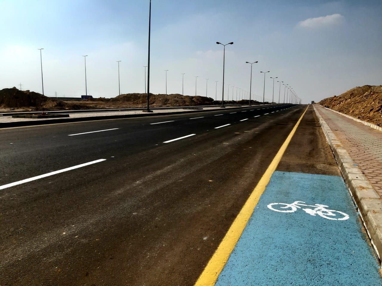   تخطيط الحارات المرورية ومسار الدراجات بمحور «أحمد عرابى»