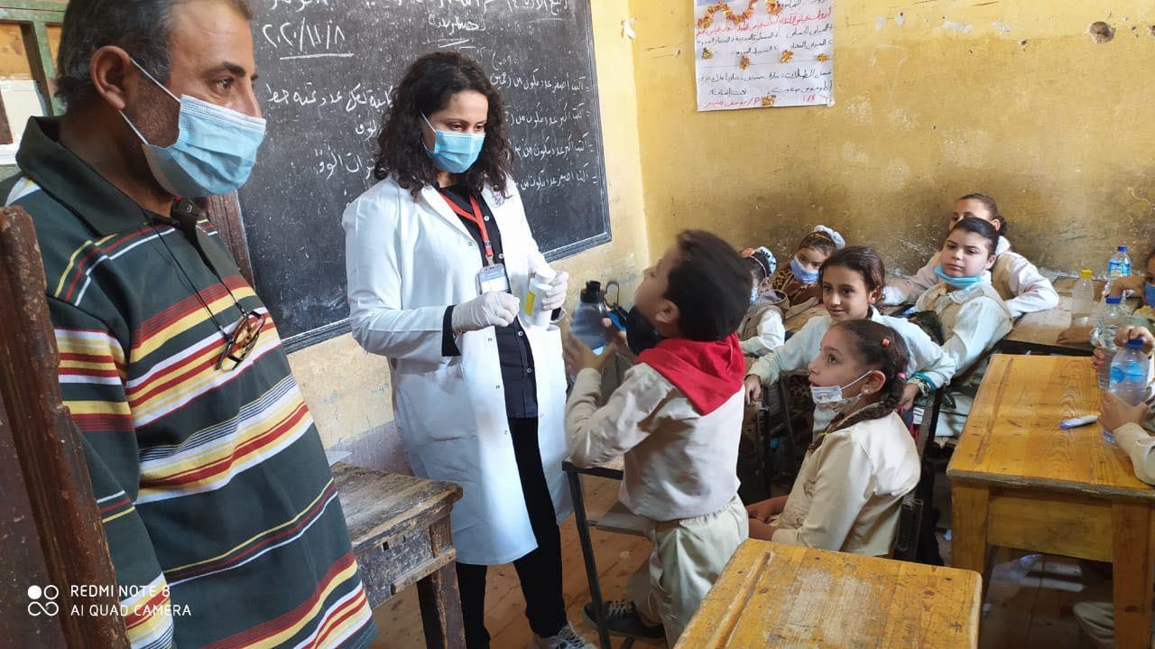   صحة المنيا تطعم 141 ألف تلميذ ضد الطفيليات المعوية