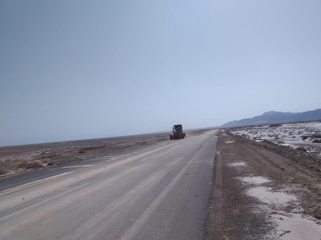  بعد إزالة أثار السيول .. إعادة فتح بعض الطرق بجنوب سيناء