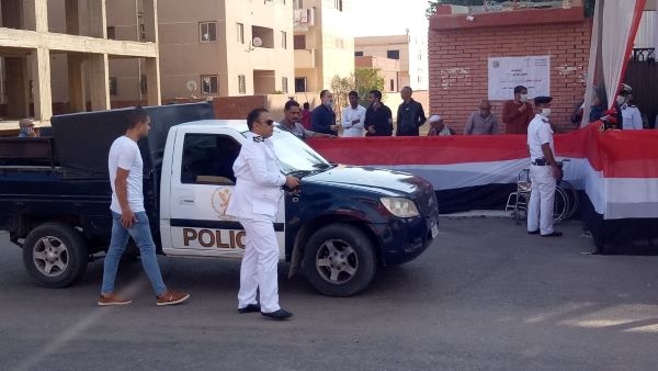   إجراءات أمنية أمام مقار اللجان الإنتخابية بمدينة بدر
