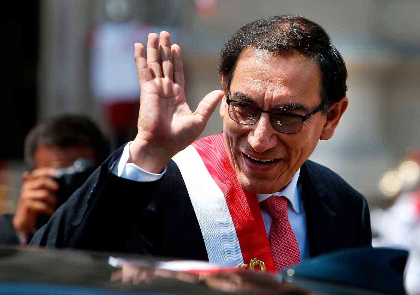   عزل رئيس بيرو من منصبه