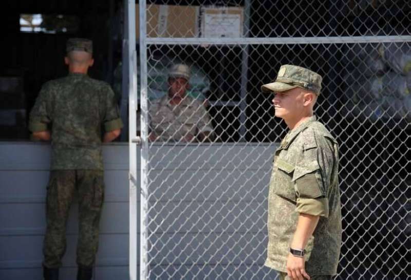   تفاصيل مقتل 3 عسكريين داخل قاعدة عسكرية روسية