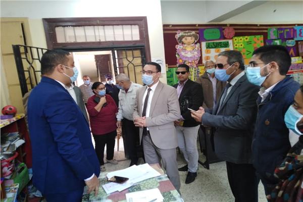   معاون محافظ بنى سويف يتابع عملية التصويت فى انتخابات النواب
