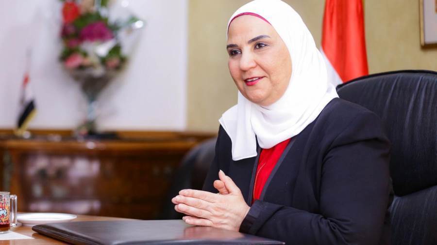   وزيرة التضامن: تسلم 620 مشروعاً بـ15 مليون جنيه في كفر الشيخ