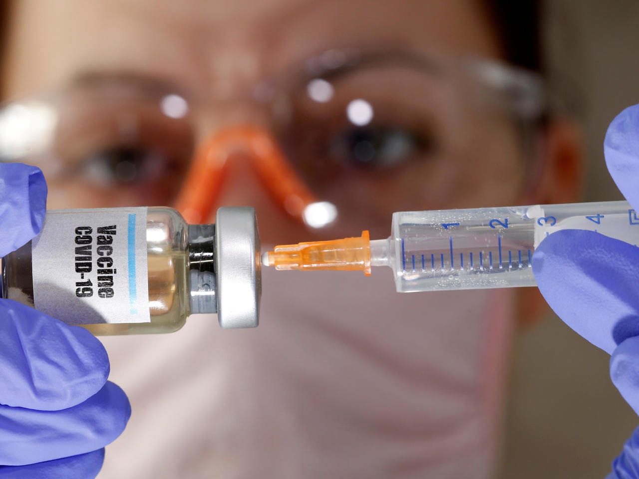   الصين تنتهج «دبلوماسية اللقاح» لتلميع صورتها كبؤرة الوباء الأولى