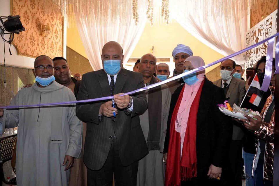   السكرتير العام المساعد لمحافظة الأقصر يشهد افتتاح معرض الأسر الأقصرية والمرأة المعيلة