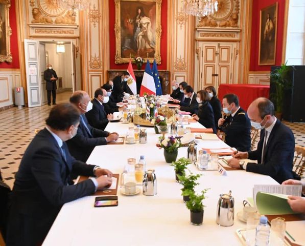   السيسي يبحث مع وزيرة الدفاع الفرنسية التعاون العسكري بين البلدين