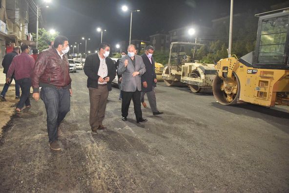   محافظ أسيوط يتفقد أعمال رصف طريق موقف نزلة عبداللاه