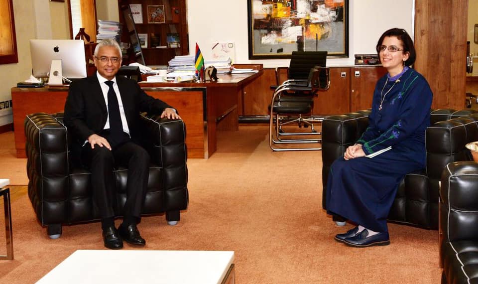   علياء برهان تبحث العلاقات المصرية مع رئيس وزراء موريشيوس