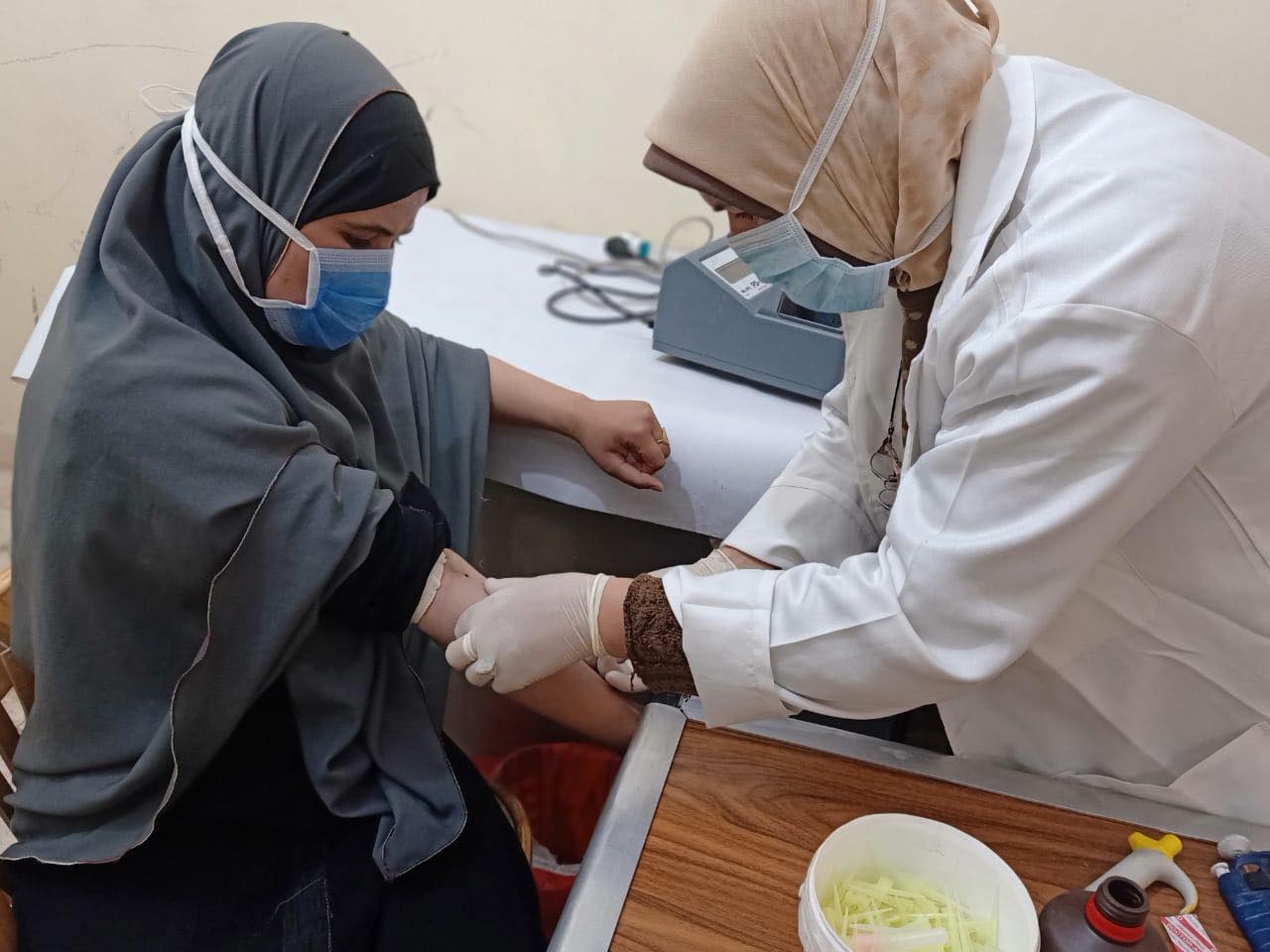    صحة المنيا: فحص وعلاج 1527 حالة خلال اعمال القافلة الطبية بقرية الشيخ مسعود مركز العدوة