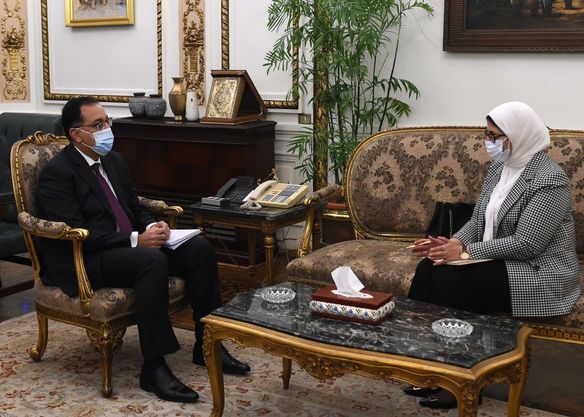   رئيس الوزراء يُتابع مع وزيرة الصحة نتائج زيارتها الأخيرة إلى الإمارات