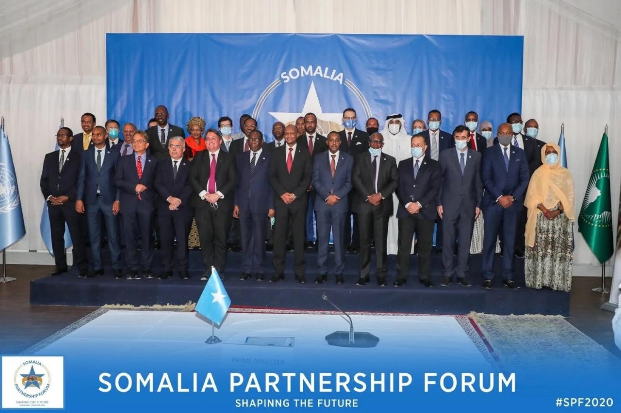   مساعد وزير الخارجية للشئون الأفريقية يجري زيارة إلى الصومال