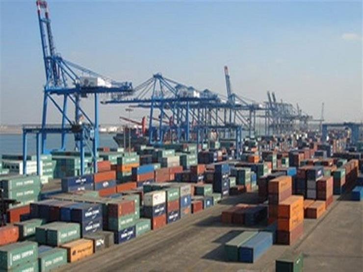   ميناء دمياط يستقبل 7 سفن حاويات وبضائع عامة