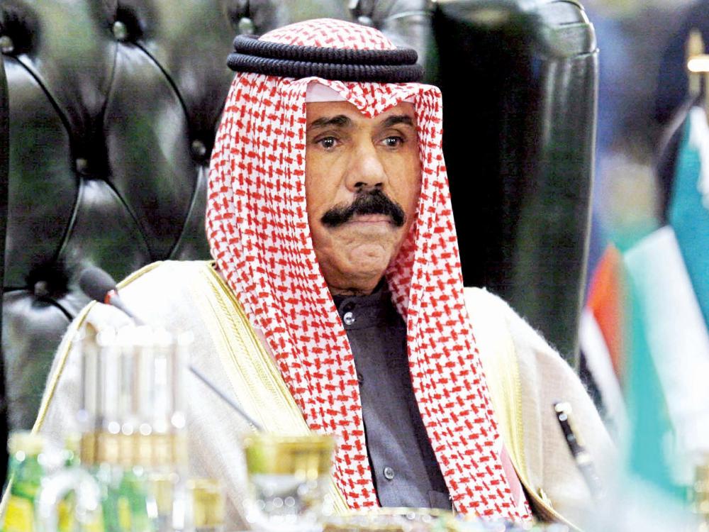   أمير الكويت يتسلم دعوة رسمية من العاهل السعودى لحضور القمة الخليجية