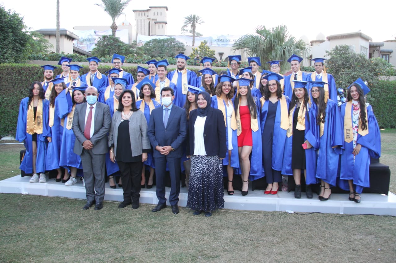   وزير الشباب يشهد احتفال مدارس مصر للغات بتخريج دفعة جديدة